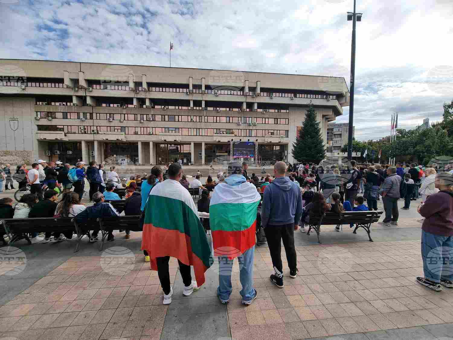 Десетки русенци наблюдаваха финала на Световното по волейбол