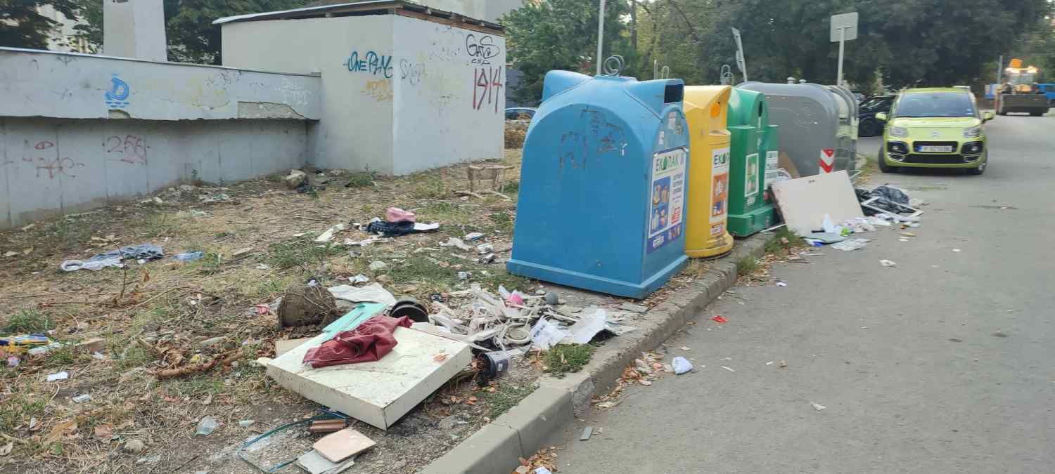 Дружба 3 се дави в боклук, а кметът си затваря очите