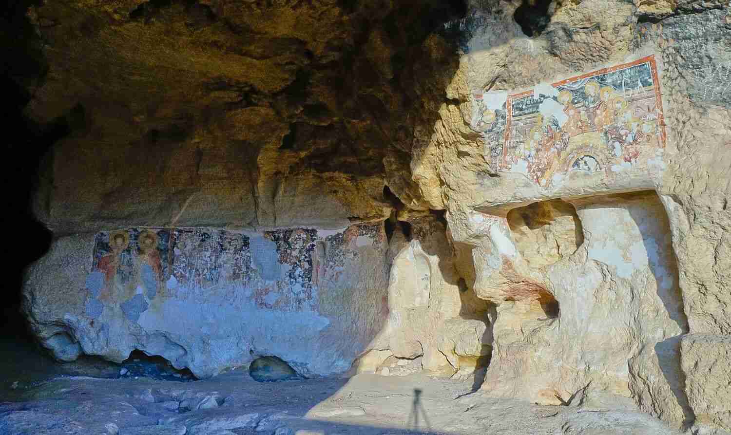 Архиерейска литургия за св. Теофана в Русе днес