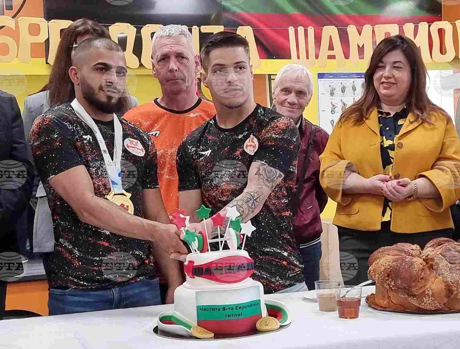 Двама русенци стартират България на Световното по вдигане на тежести