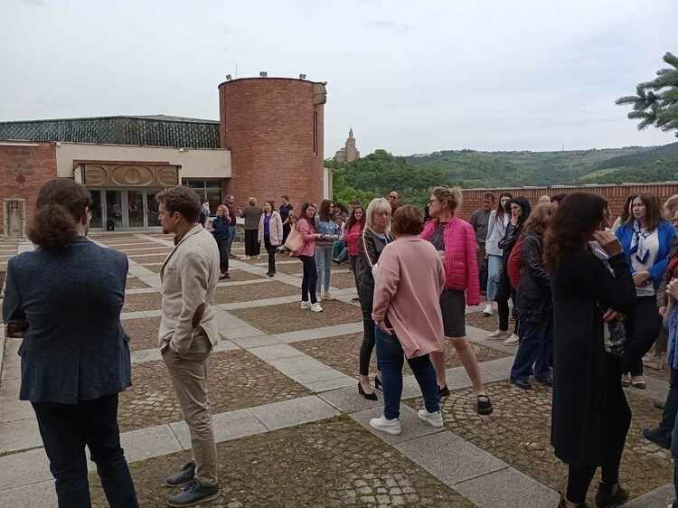 Служители на Великотърновския университет протестираха срещу административния хаос в образованието