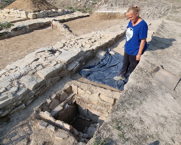 Нов зид, водопровод и пещ са открити при археологически проучвания в района на владетелската резиденция във Велики Преслав