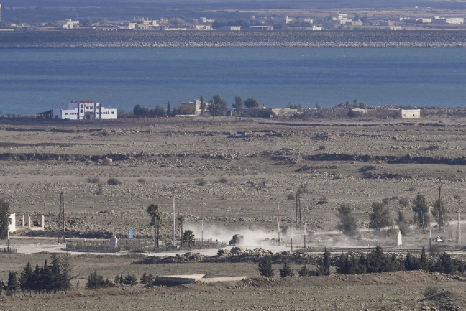 Израел нанесе десетки удари в Сирия през тази нощ, съобщи военен наблюдател