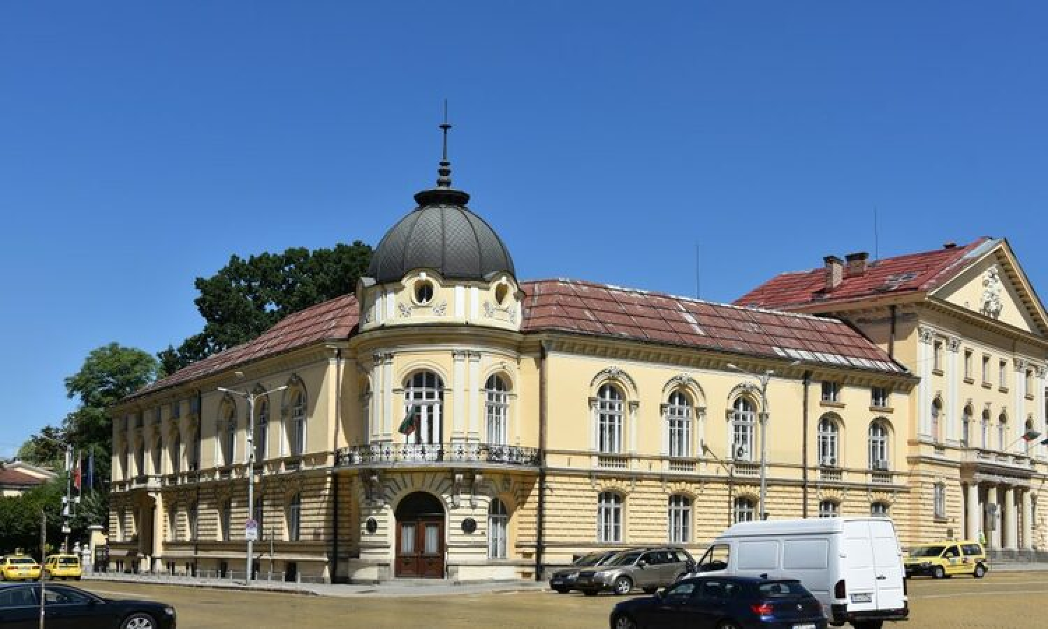 Между чл.-кор. Евелина Славчева и акад. Христо Найденски ще бъде избран новият председател на Българската академия на науките