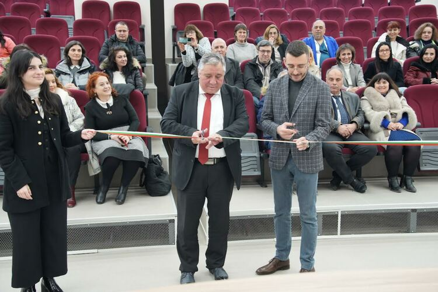 Нова мултифункционална зала отвори врати в Медицинския факултет при Тракийски университет в Стара Загора